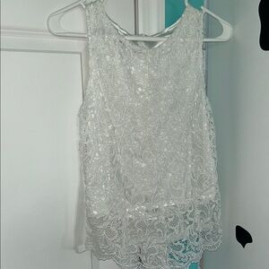 Chic White Lace Sleeveless Blouse